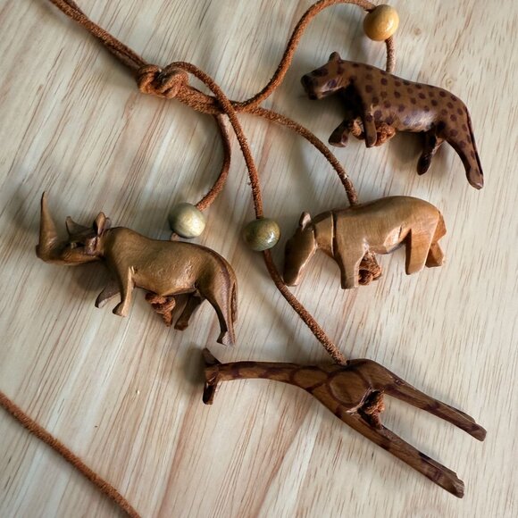 Hand-Carved Wooden Safari Animal Necklace With Leather Cord and Beads 21" Long - Picture 7 of 16